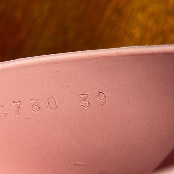 GUCCI Rubber Slides - Picture 10 of 16